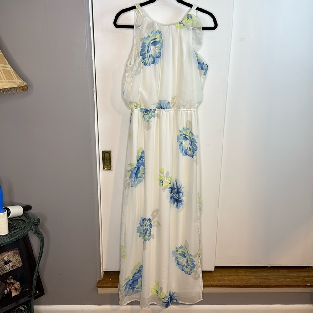 Old Navy M, high neck, modest, white , blue floral, ruffled arms, elastic waist